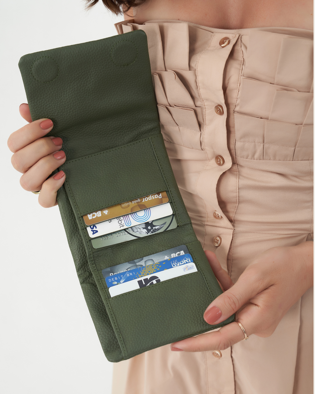 Olive Bare Leather Minnie Purse showing internal features 
